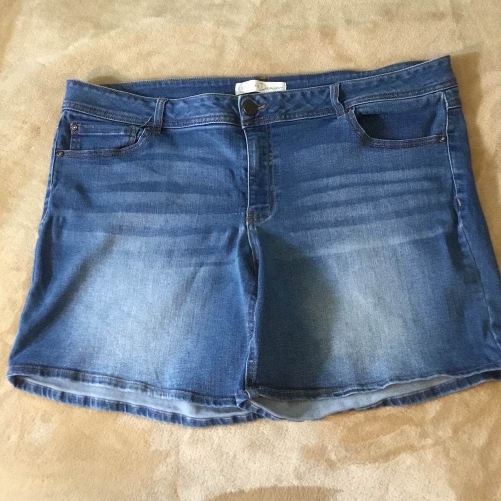 Women’s Denim Jean Shorts - Blue